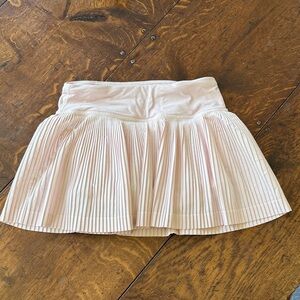 lululemon pink pleated tennis skirt size 2.